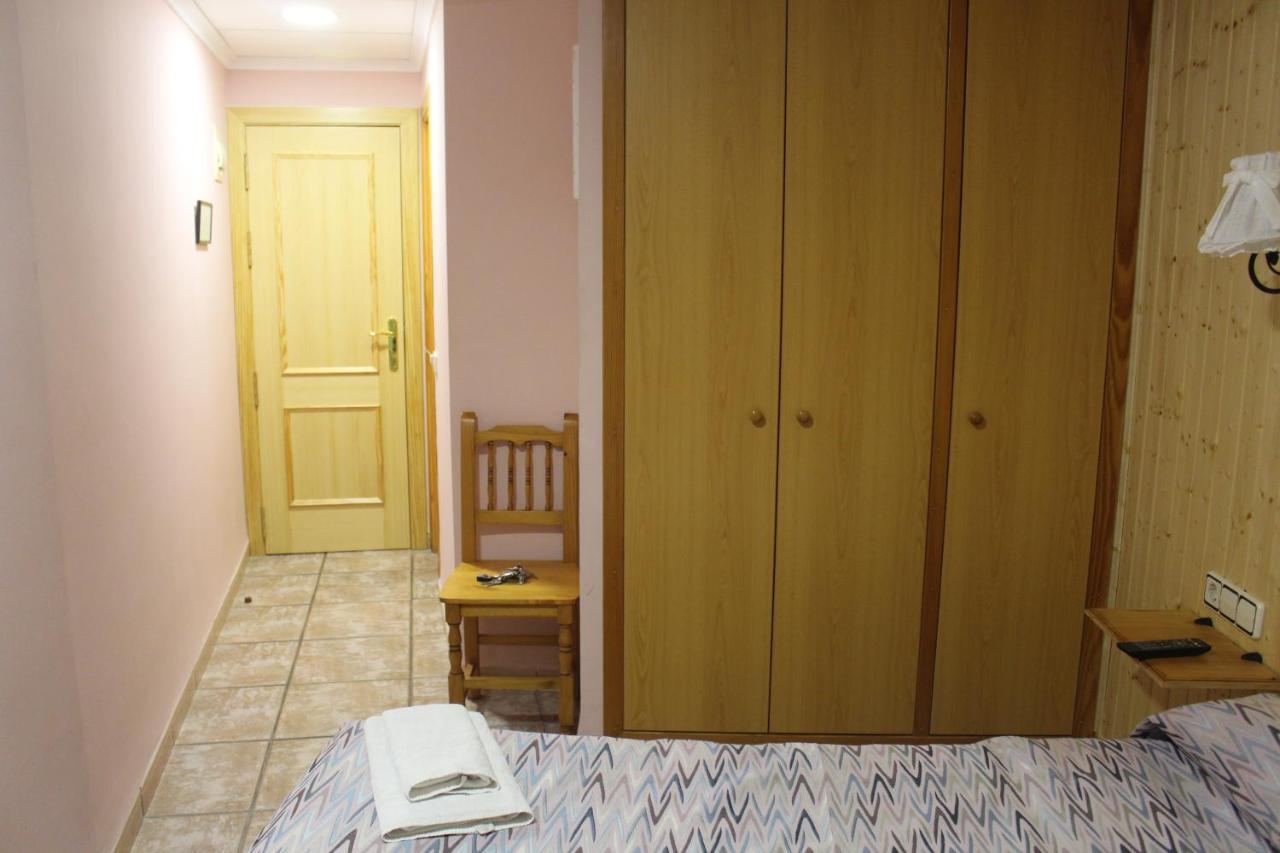 Auberge de jeunesse La Posa à Villar del Arzobispo Extérieur photo