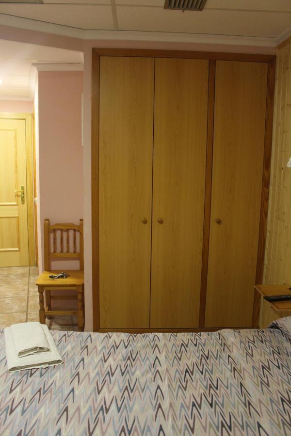 Auberge de jeunesse La Posa à Villar del Arzobispo Extérieur photo