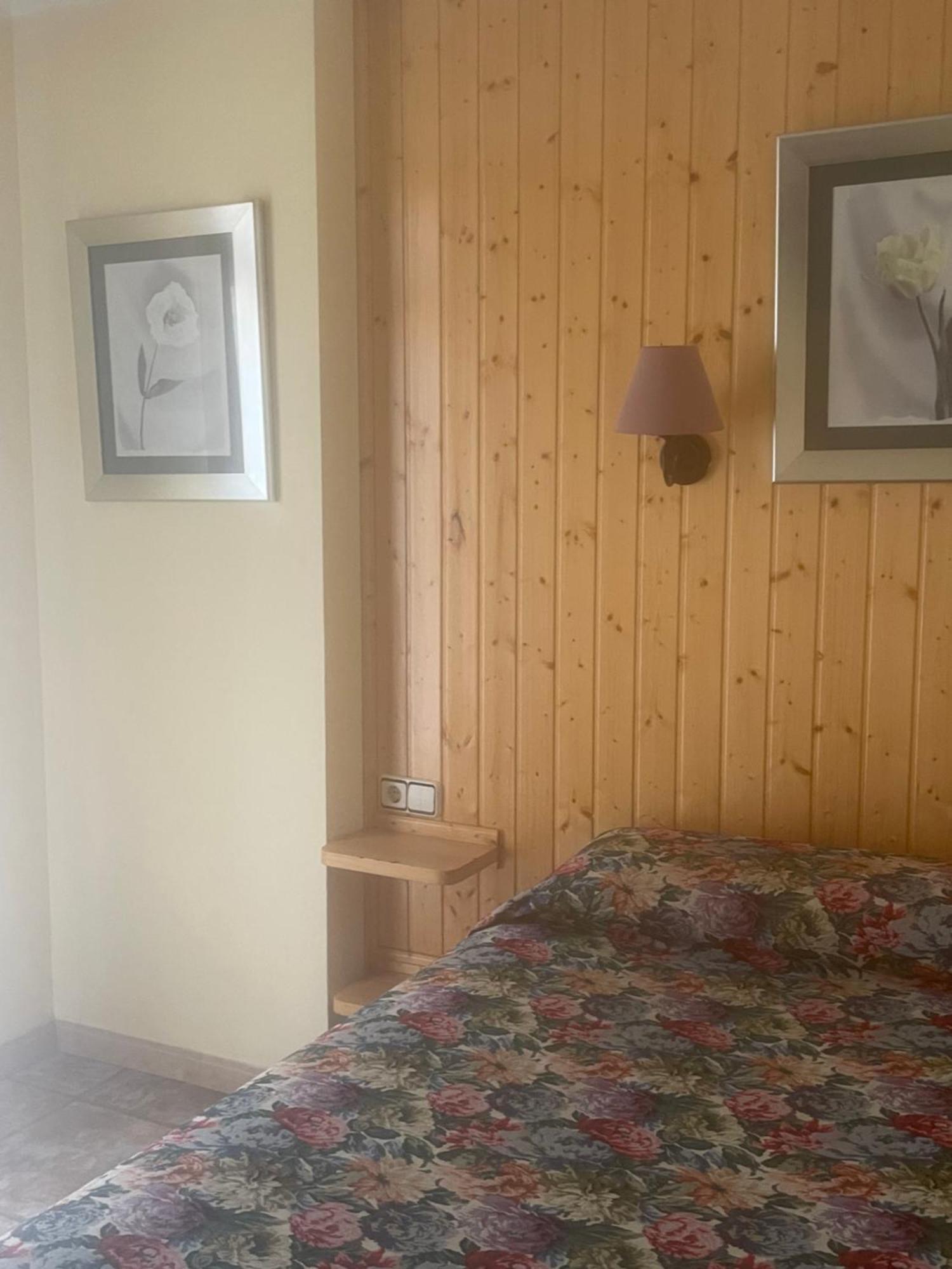 Auberge de jeunesse La Posa à Villar del Arzobispo Extérieur photo