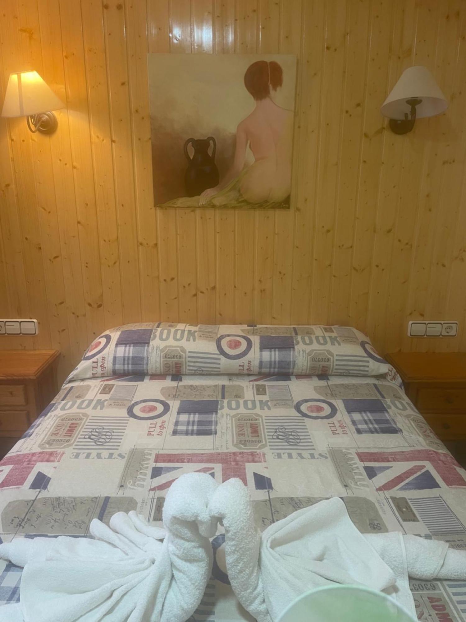 Auberge de jeunesse La Posa à Villar del Arzobispo Extérieur photo