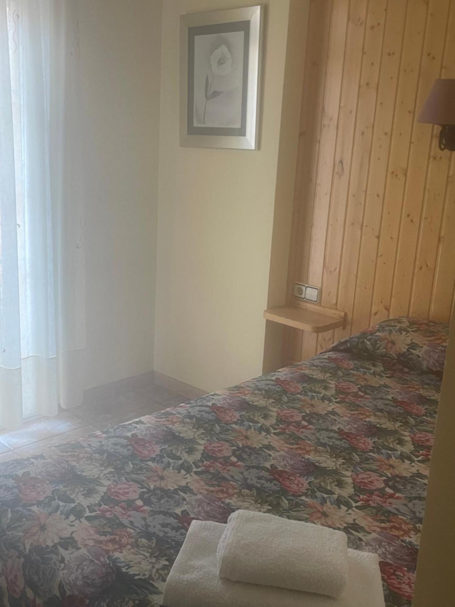 Auberge de jeunesse La Posa à Villar del Arzobispo Extérieur photo