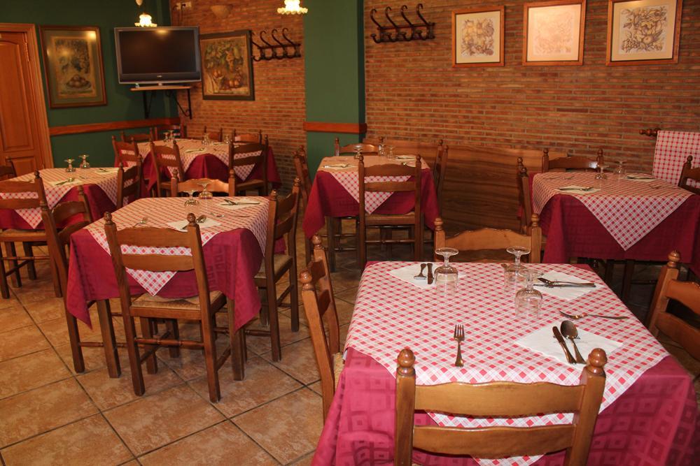Auberge de jeunesse La Posa à Villar del Arzobispo Extérieur photo